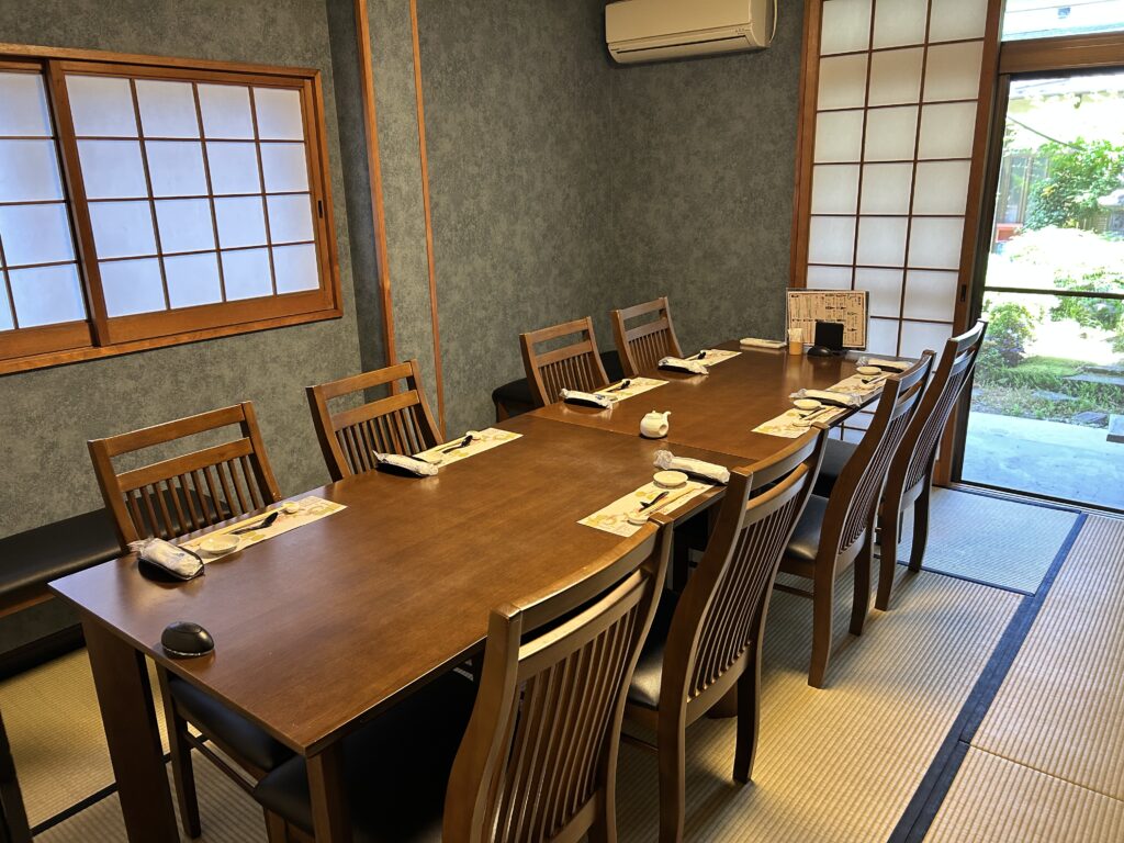 8名用個室